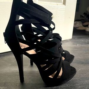 Black Strappy Platform Heel Size 8 — Never Worn